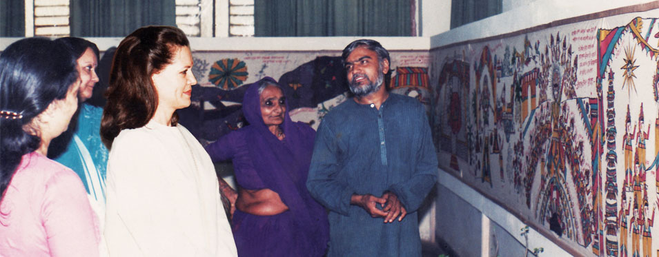 Bhanu arranged an exhibition of his painting at Bombay. Bhanu  took his mother to Bombay.
